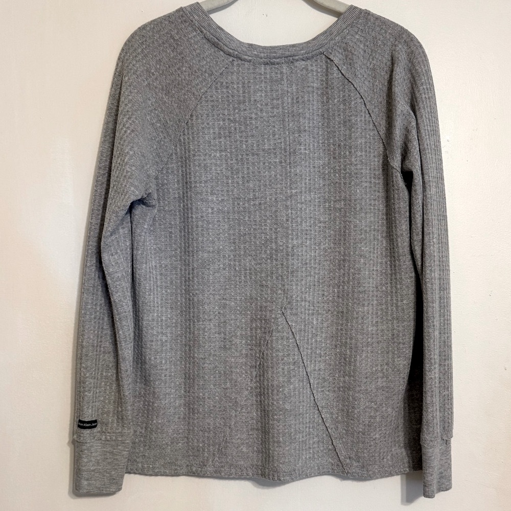 Calvin Klein Gray Long Sleeve V-Neck Waffle Knit Sweater - Picture 2 of 4